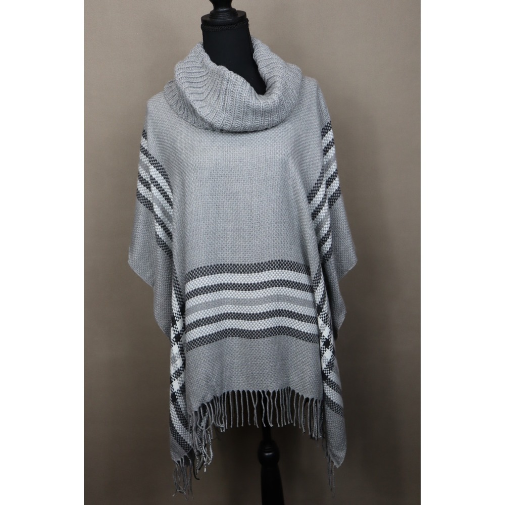 Women's V.Fraas Grey Plaid Border Poncho
